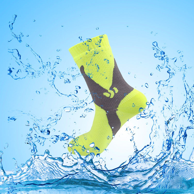 🌧️💧3-layer waterproof socks, breathable and moisture-wicking, perfect for outdoor adventures🏞️🚶