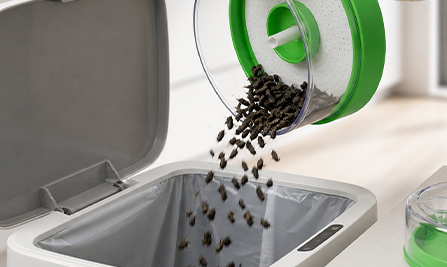 Clean the fly trap