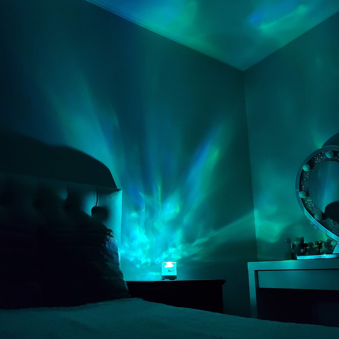 🎁 Christmas Gift Ideas🎄 ROTATING WAVE PROJECTOR - Dynamic Ocean Effect, 16 Changing Colours, Perfect for Baby Care and Bedroom Decor 🌙🚤💫