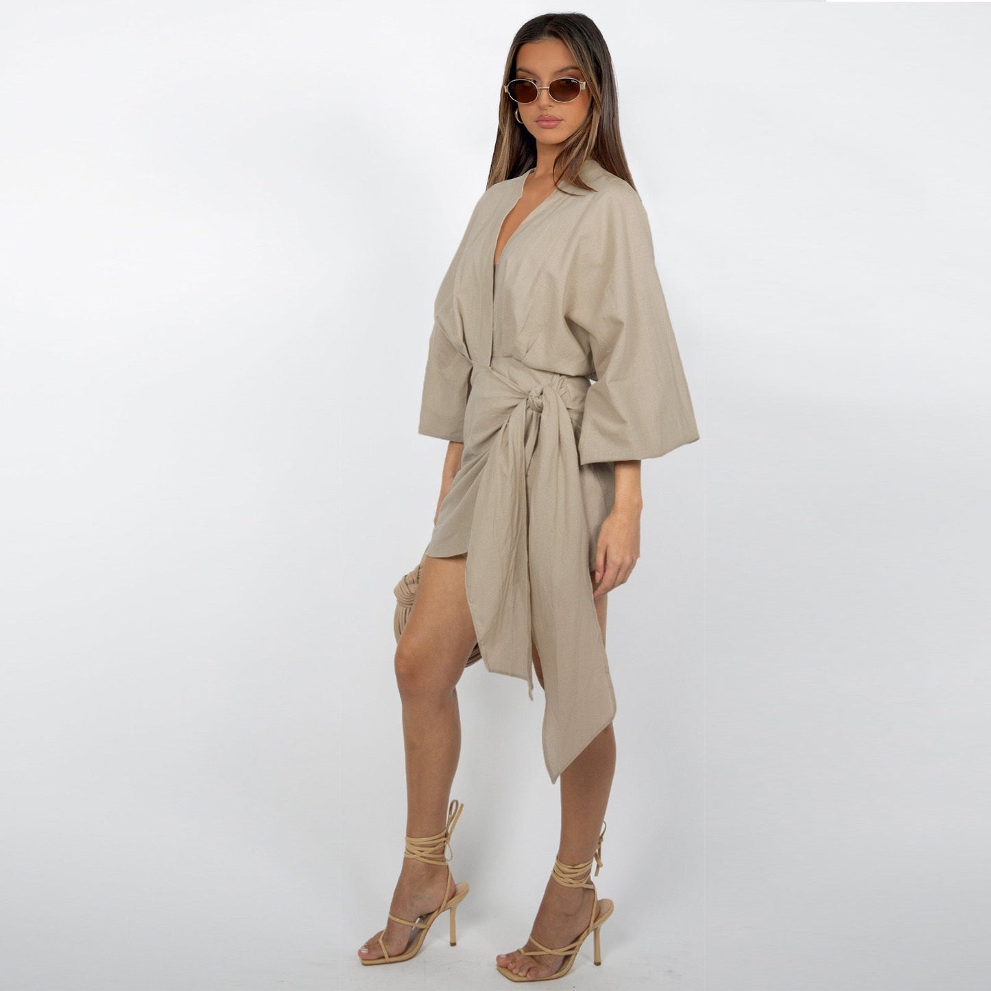 【BEST SELLER】🔥No. 1 in Dresses🔥 A flattering crossover neckline and a defining bow: the dress that understands you. 👗💫For the woman who knows that elegance is in the details. ✨👗