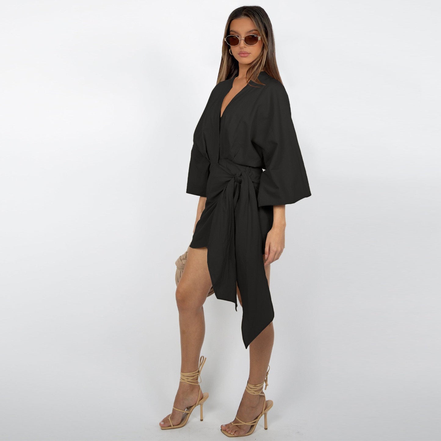 【BEST SELLER】🔥No. 1 in Dresses🔥 A flattering crossover neckline and a defining bow: the dress that understands you. 👗💫For the woman who knows that elegance is in the details. ✨👗