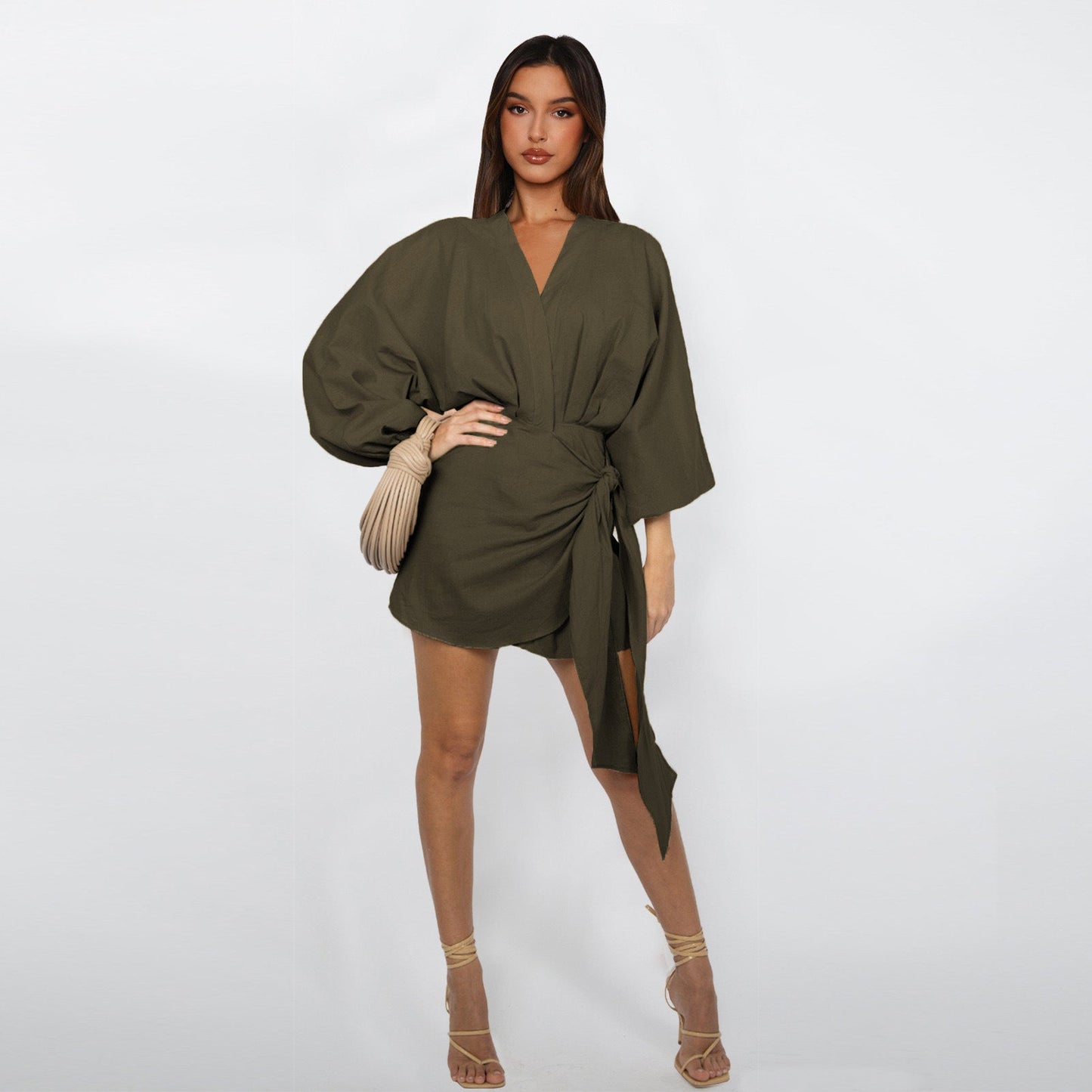 【BEST SELLER】🔥No. 1 in Dresses🔥 A flattering crossover neckline and a defining bow: the dress that understands you. 👗💫For the woman who knows that elegance is in the details. ✨👗