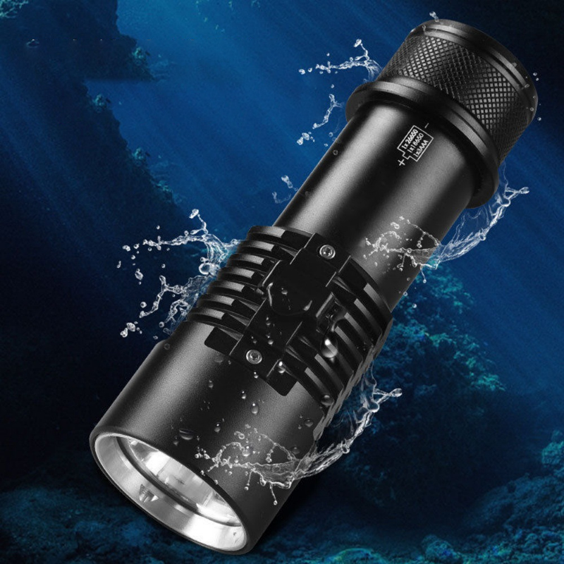 P70 Rechargeable LED Magnetic Diving Flashlight