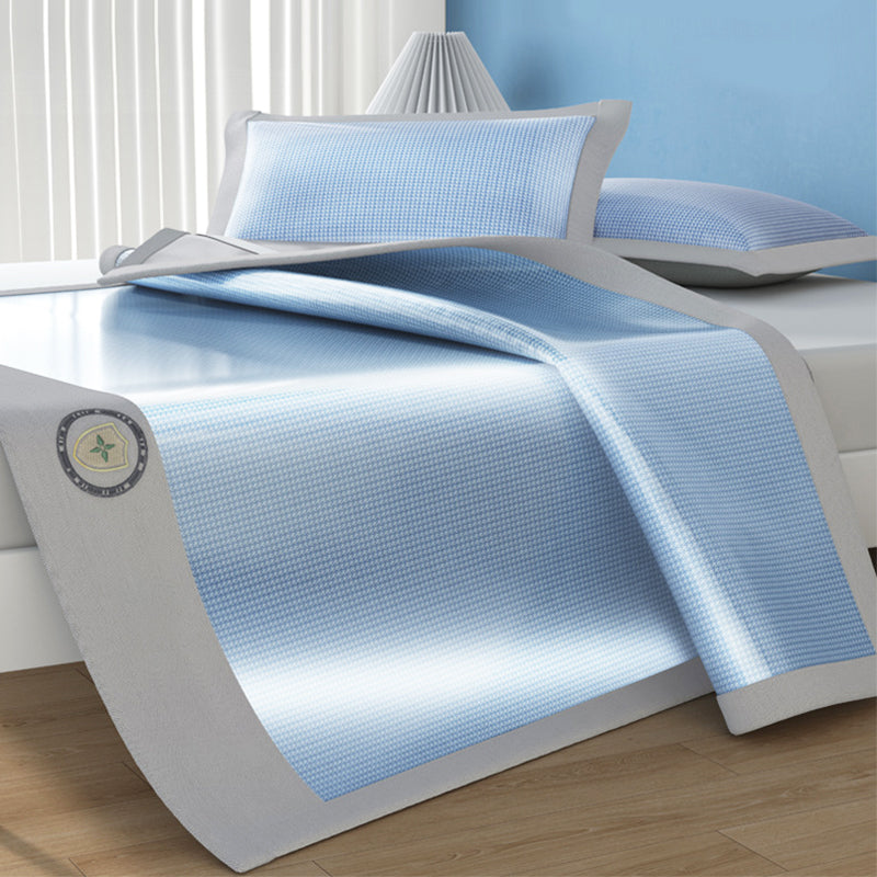 🌙 50% OFF! Cooling antibacterial bed mat – breathable, silky, washable. Sleep cool tonight! 💤🧊