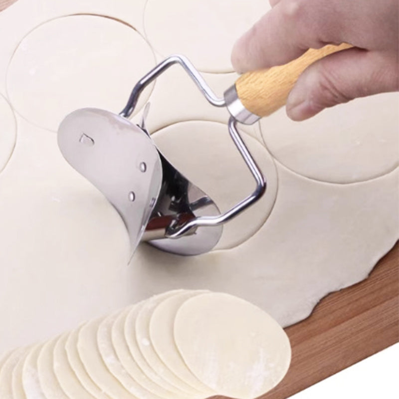 🥳HOT SALE🥳💞50K+ SOLD! Dumpling Cutter – From £5.99! Stainless steel, wood handle & even cuts. Perfect wrappers – grab yours! ✅